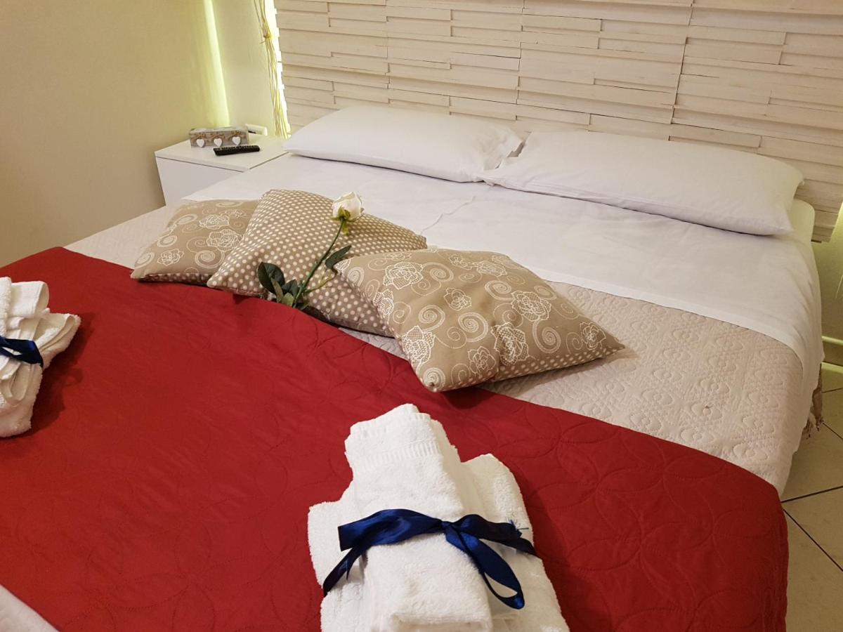 Philos - Appartements & Rooms Таранто Экстерьер фото