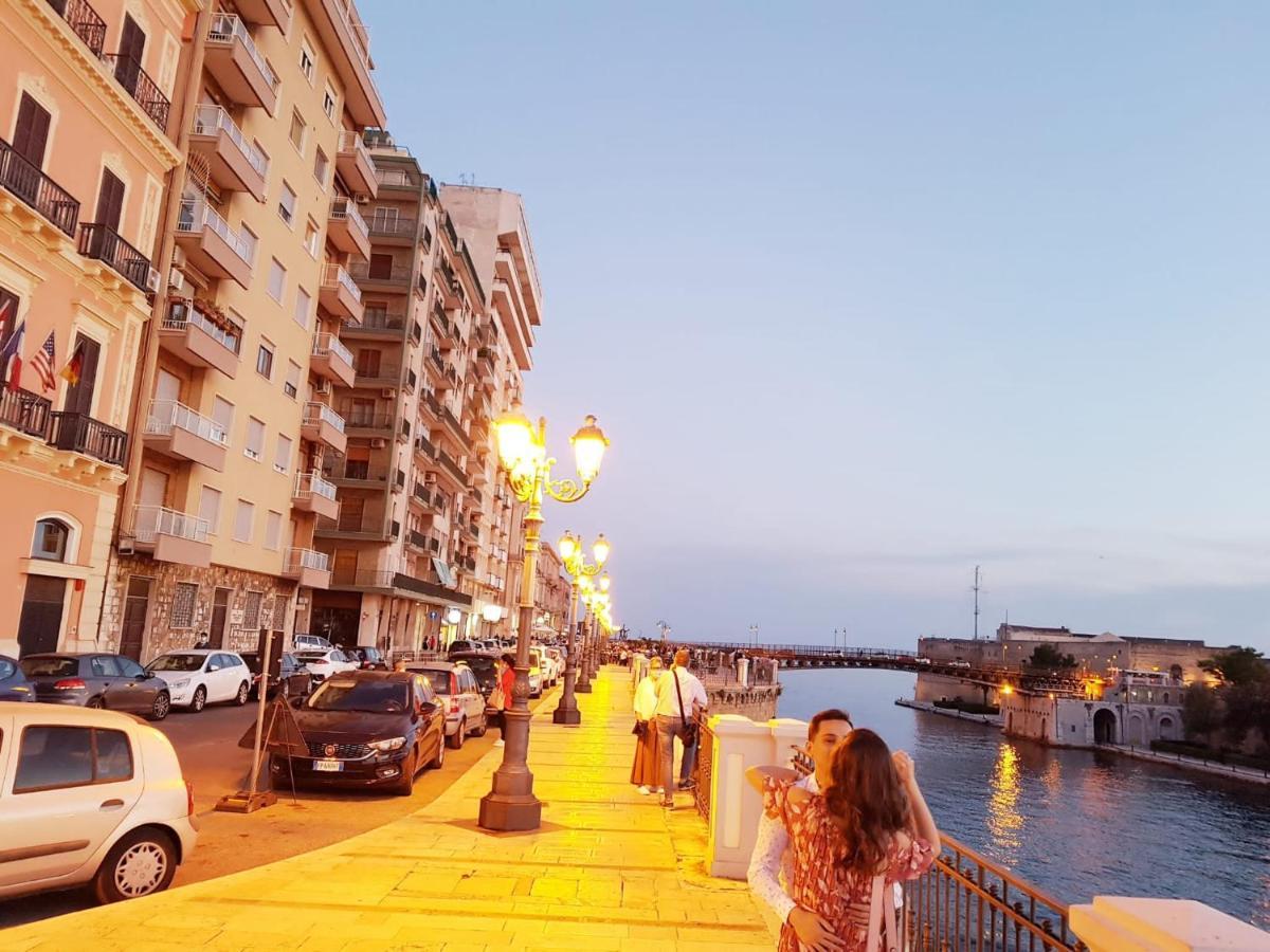 Philos - Appartements & Rooms Таранто Экстерьер фото