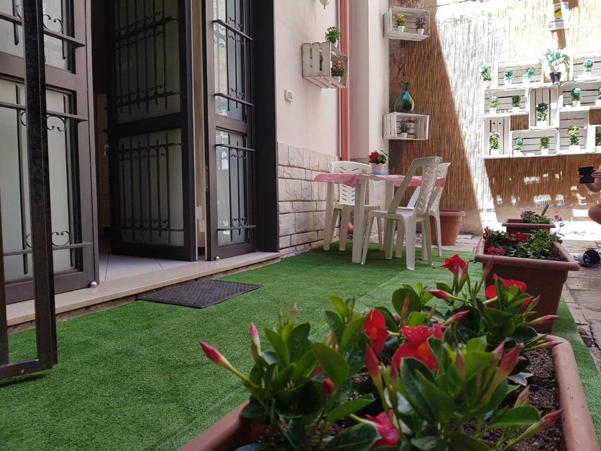 Philos - Appartements & Rooms Таранто Экстерьер фото