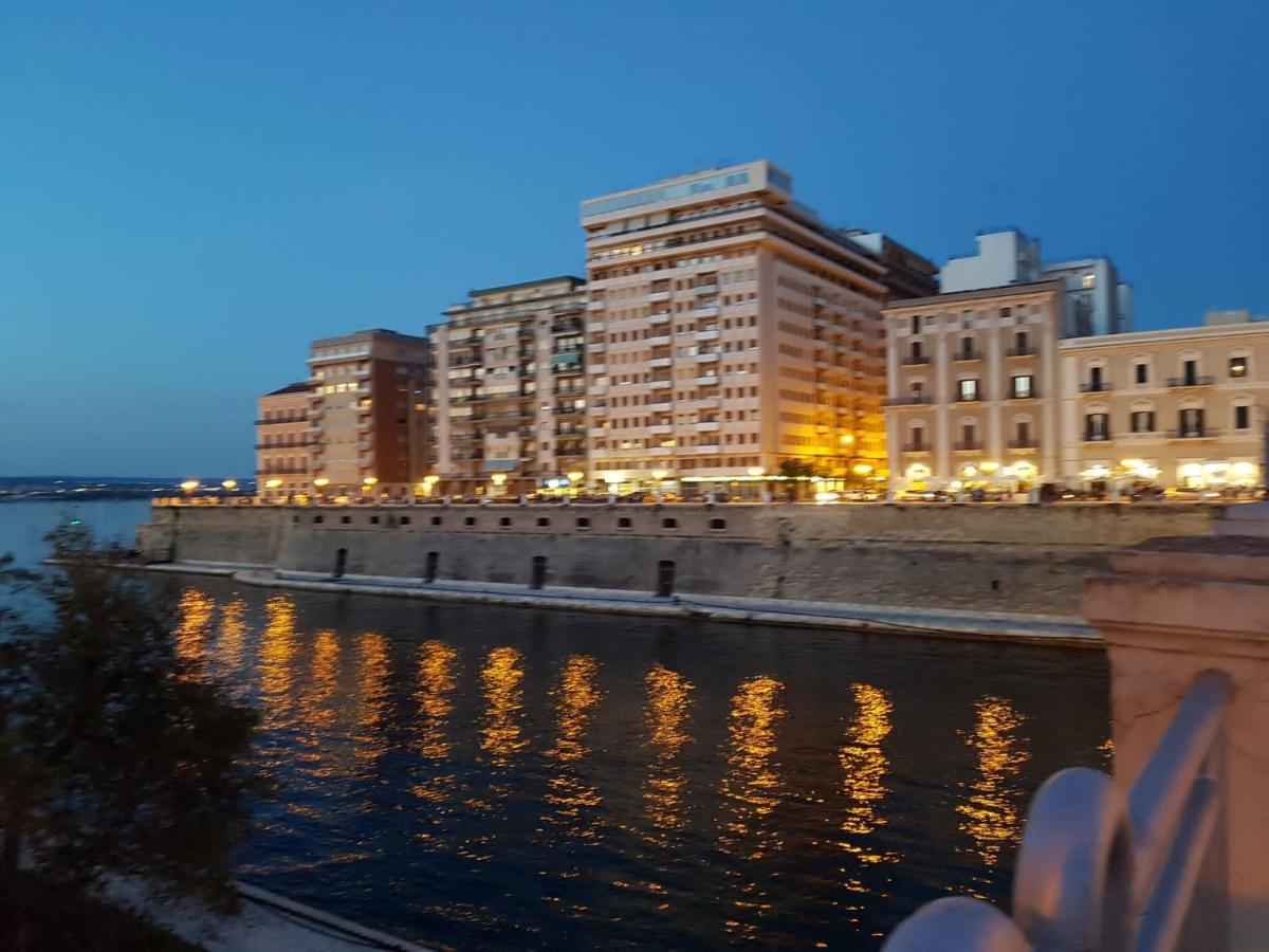 Philos - Appartements & Rooms Таранто Экстерьер фото